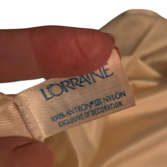 Lorraine cream colored half slip - Picture 2 of 2